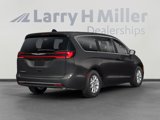 New 2025 Chrysler Pacifica Select image 3