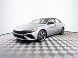 New 2025 Hyundai Elantra SEL image 2