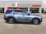 New 2025 Nissan Pathfinder Platinum image 2