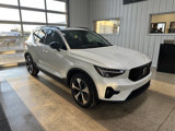 Used 2023 Volvo XC40 B4 Ultimate image 6