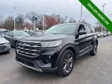 Used 2025 Ford Explorer Active w/ Active Comfort Package image 2