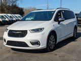 New 2025 Chrysler Pacifica Pinnacle image 4