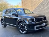 Used 2023 Kia Telluride EX w/ EX Captain's Chair Package image 2