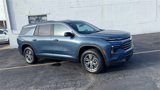 Used 2025 Chevrolet Traverse LT w/ Driver Confidence Package image 2