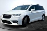 Used 2022 Chrysler Pacifica Touring-L image 3