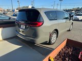 Used 2023 Chrysler Pacifica Touring-L image 6