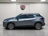 Used 2023 Nissan Kicks SV image 2