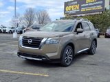 New 2025 Nissan Pathfinder Platinum image 2