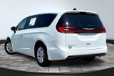 Used 2023 Chrysler Pacifica Touring-L image 2