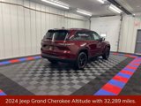 Used 2024 Jeep Grand Cherokee Altitude image 3