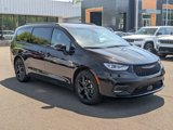 New 2025 Chrysler Pacifica Limited image 3