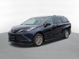 Used 2022 Toyota Sienna LE image 5