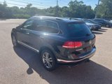 Used 2016 Volkswagen Touareg VR6 image 3