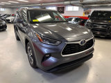 Used 2021 Toyota Highlander XLE image 3