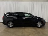 Used 2024 Chrysler Pacifica Touring-L image 2