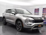 Used 2024 Mitsubishi Outlander SE image 2