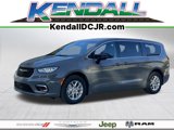 New 2025 Chrysler Pacifica Select image 1