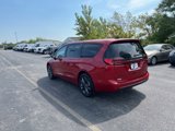 New 2026 Chrysler Pacifica Select image 3