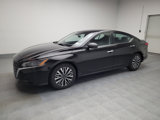 Used 2023 Nissan Altima 2.5 SV image 2