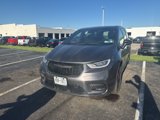 Used 2022 Chrysler Pacifica Limited w/ Uconnect Theater Family Group image 5