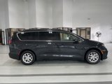 Used 2022 Chrysler Pacifica Touring-L image 3