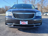 Used 2015 Chrysler Town & Country Touring w/ Driver Convenience Group image 2