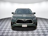 New 2025 Toyota Highlander XLE image 2