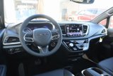 New 2025 Chrysler Pacifica Select image 2
