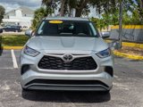 Used 2021 Toyota Highlander L image 2