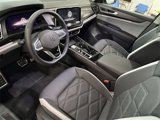 New 2025 Volkswagen Atlas Peak Edition SE image 4
