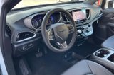 New 2025 Chrysler Pacifica Select image 6