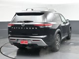 New 2025 Nissan Pathfinder Platinum image 4