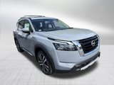 New 2025 Nissan Pathfinder Platinum image 3
