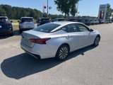Used 2024 Nissan Altima 2.5 SV image 5