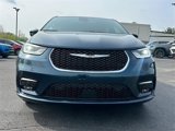 New 2025 Chrysler Pacifica Select image 2