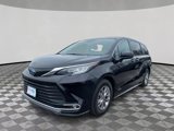 Used 2021 Toyota Sienna XLE image 4