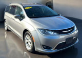 Used 2020 Chrysler Pacifica Touring-L w/ Tire & Wheel Group image 2