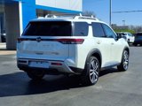 Used 2024 Nissan Pathfinder Platinum image 3