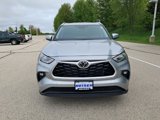 Used 2024 Toyota Highlander XLE image 2
