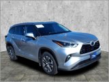 Used 2021 Toyota Highlander XLE image 3