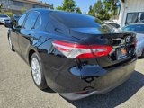 Used 2018 Toyota Camry LE image 3