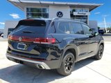 New 2025 Volkswagen Atlas Peak Edition SE image 4