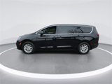 New 2025 Chrysler Pacifica Select image 5