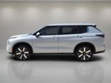 New 2025 Mitsubishi Outlander SE image 3