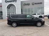 New 2025 Chrysler Pacifica Select image 2