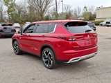 New 2025 Mitsubishi Outlander SE image 3