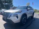 Used 2025 Nissan Rogue SV image 2
