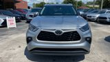 Used 2023 Toyota Highlander Limited image 2