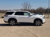 New 2025 Nissan Pathfinder Platinum image 4