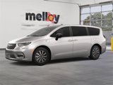 New 2025 Chrysler Pacifica Select image 2